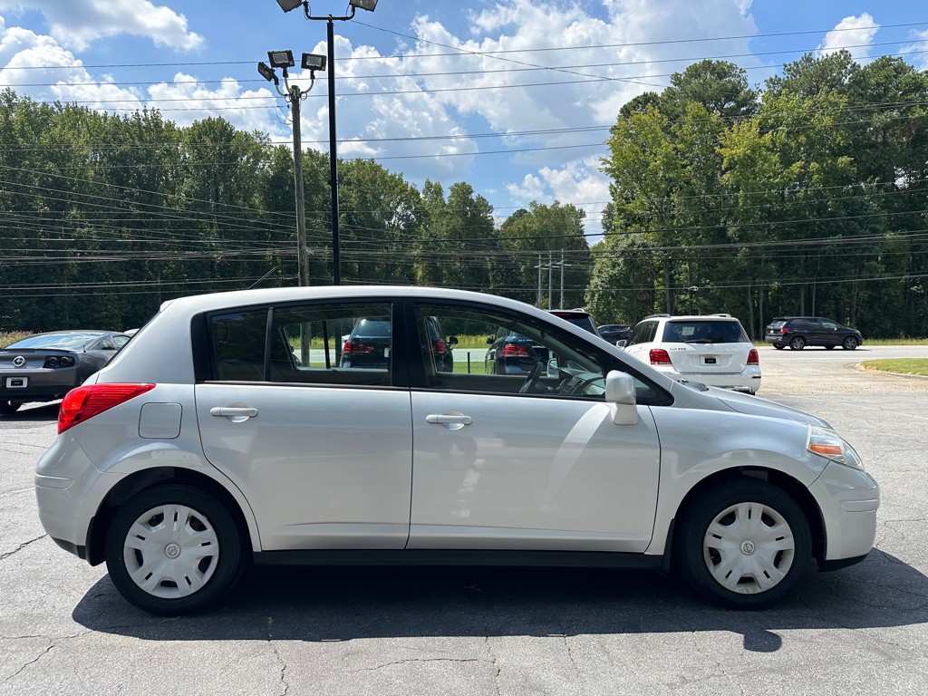 2012 Nissan Versa Image 5