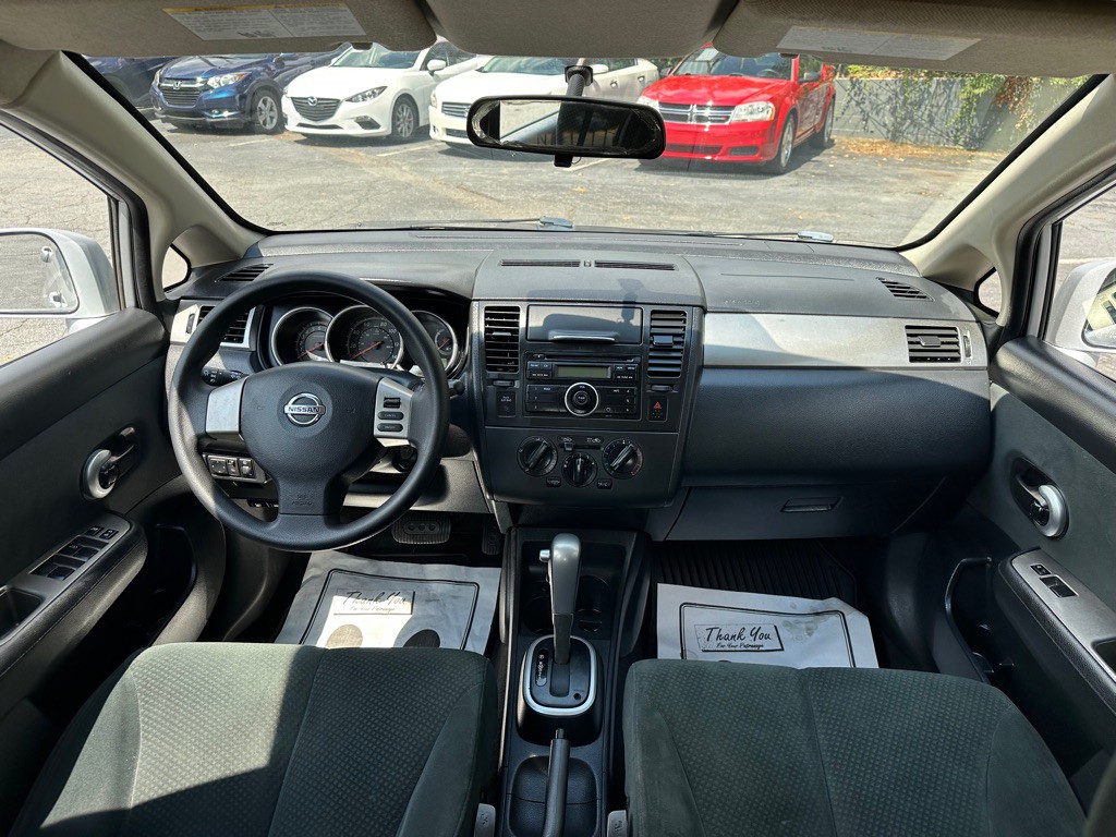 2012 Nissan Versa Image 8