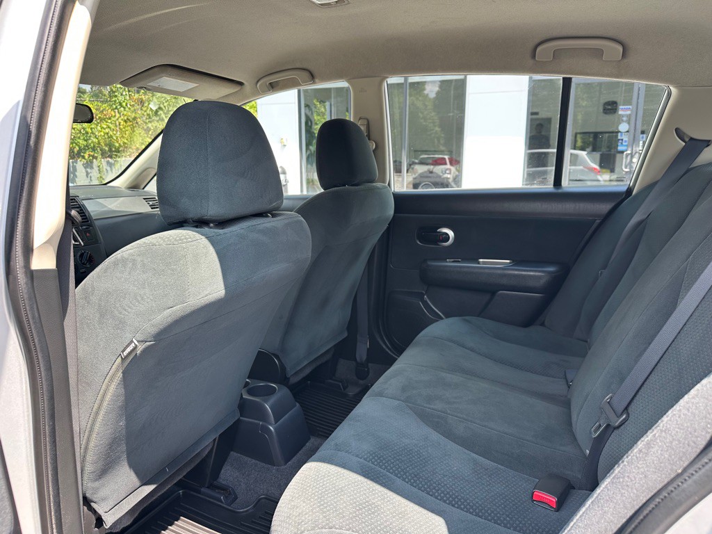 2012 Nissan Versa Image 10