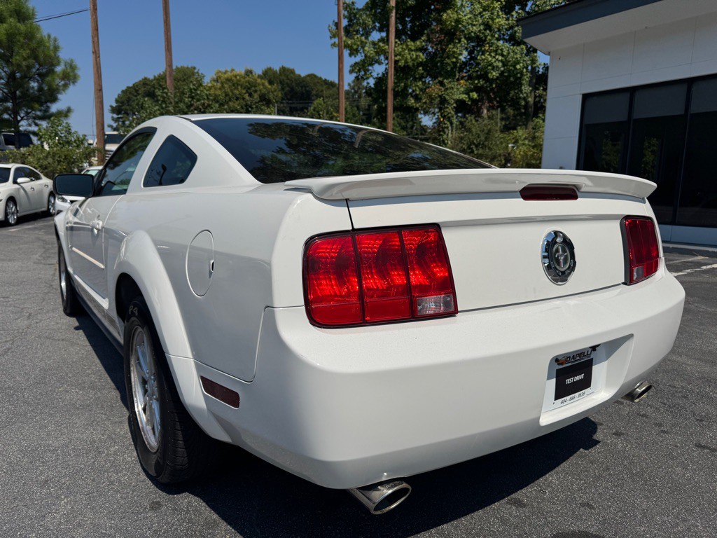 2008 Ford Mustang Image 3