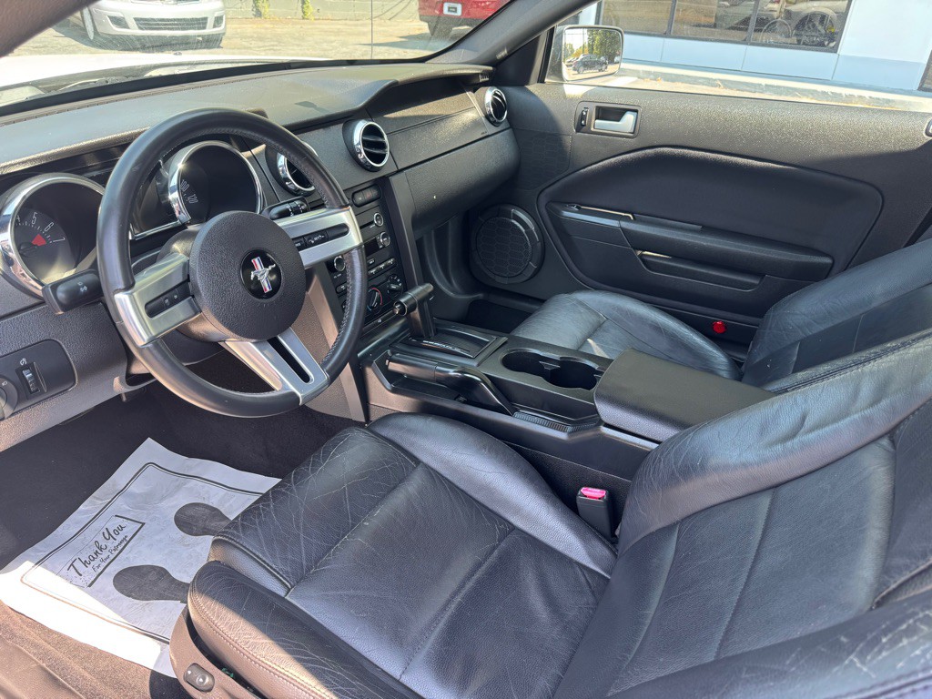 2008 Ford Mustang Image 8