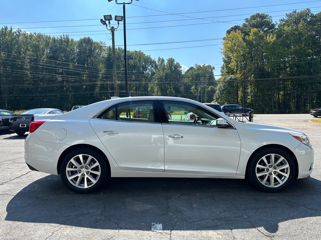 2016 Chevrolet Malibu Image 5