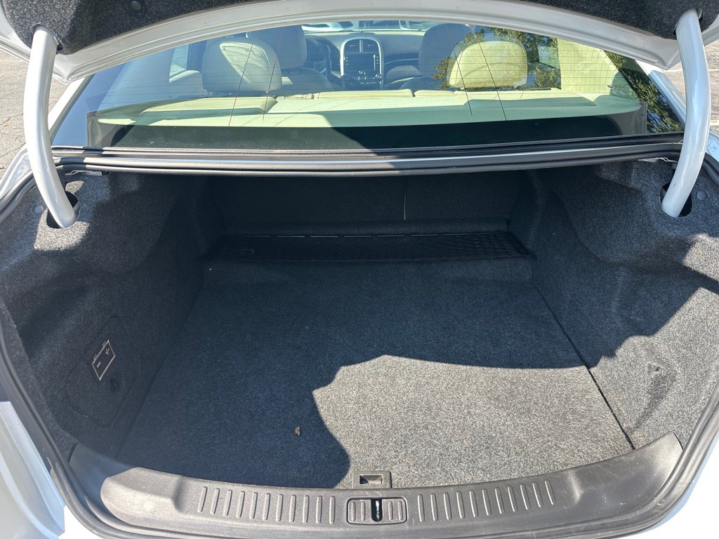 2016 Chevrolet Malibu Image 13