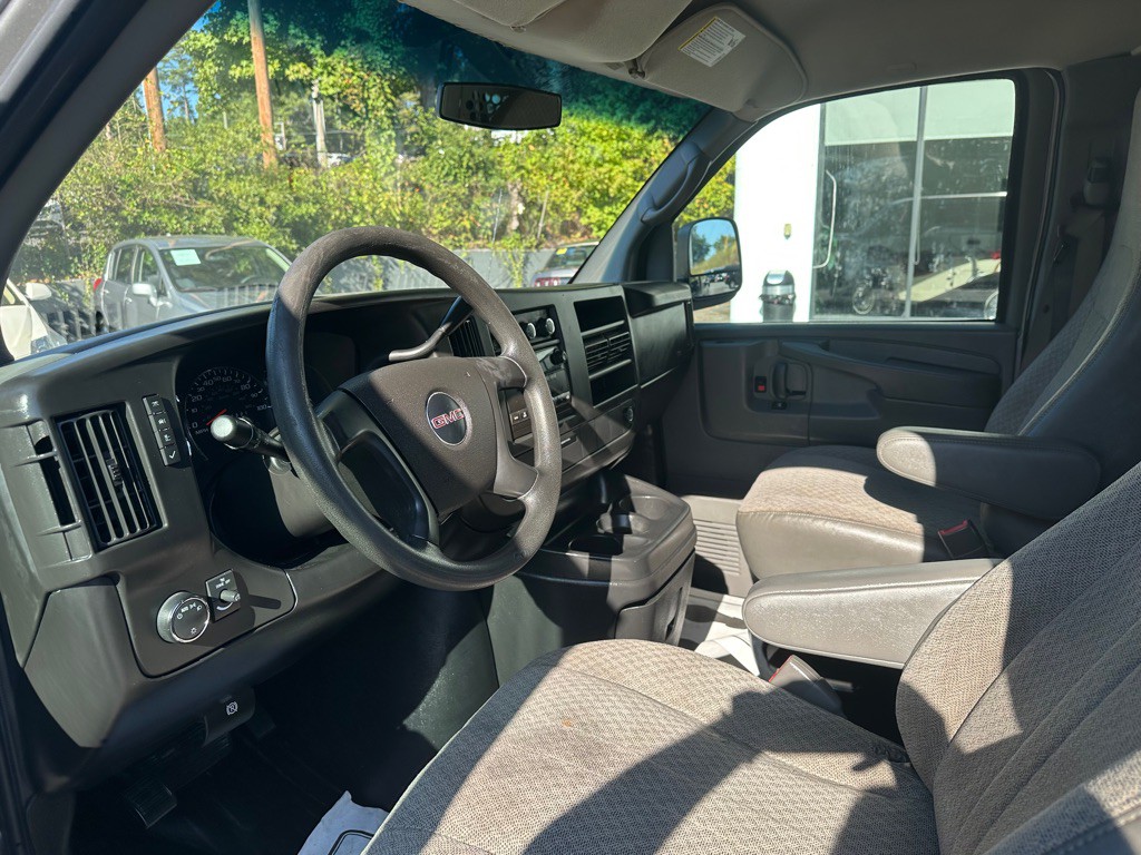 2013 GMC Savana Image 7