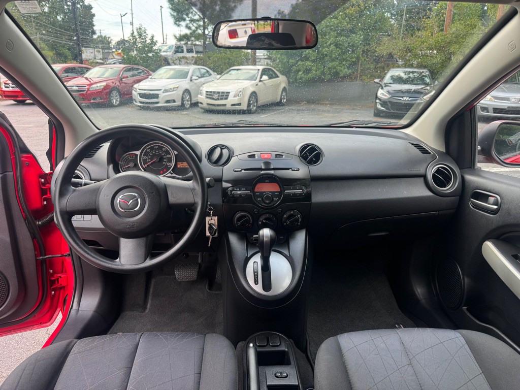 2011 Mazda Mazda2 Image 7