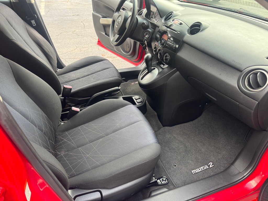 2011 Mazda Mazda2 Image 9