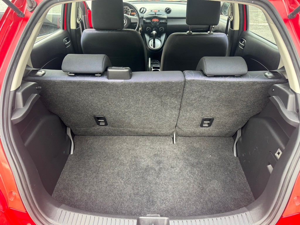 2011 Mazda Mazda2 Image 12