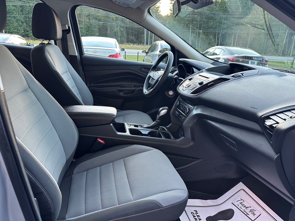 2017 Ford Escape Image 9