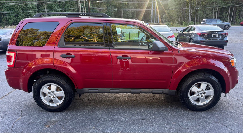 2010 Ford Escape Image 2