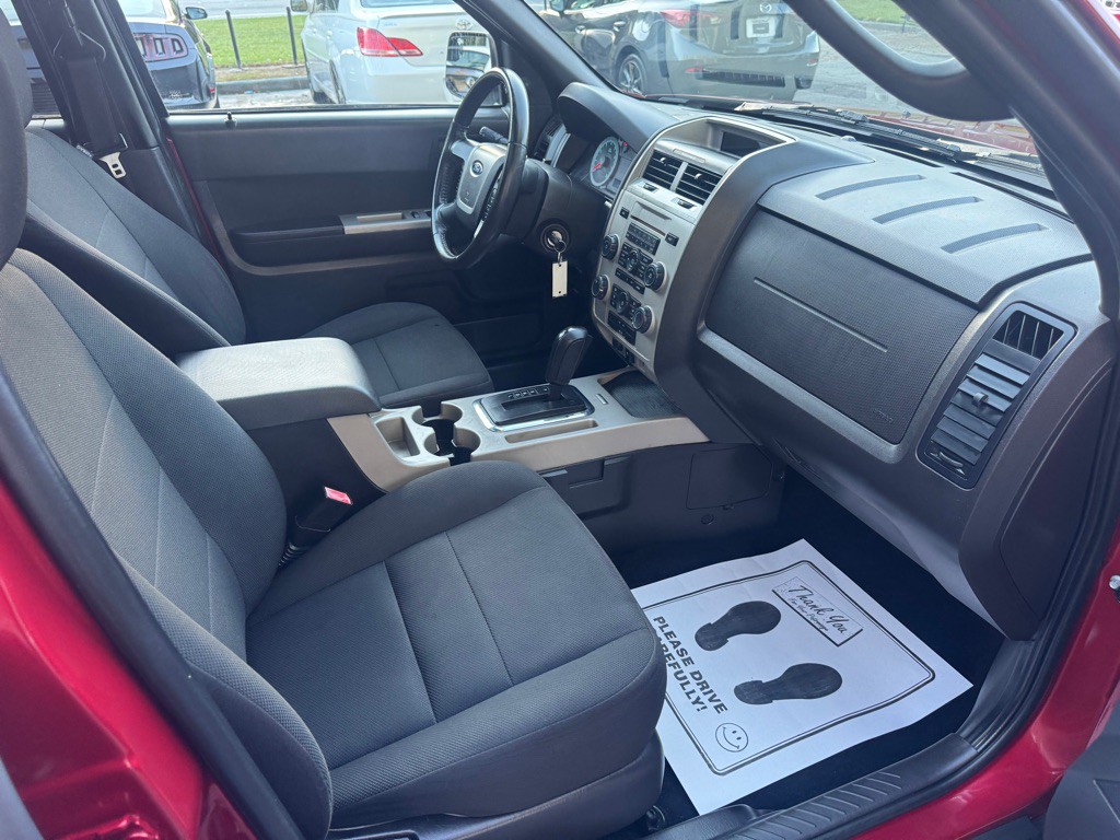 2010 Ford Escape Image 9