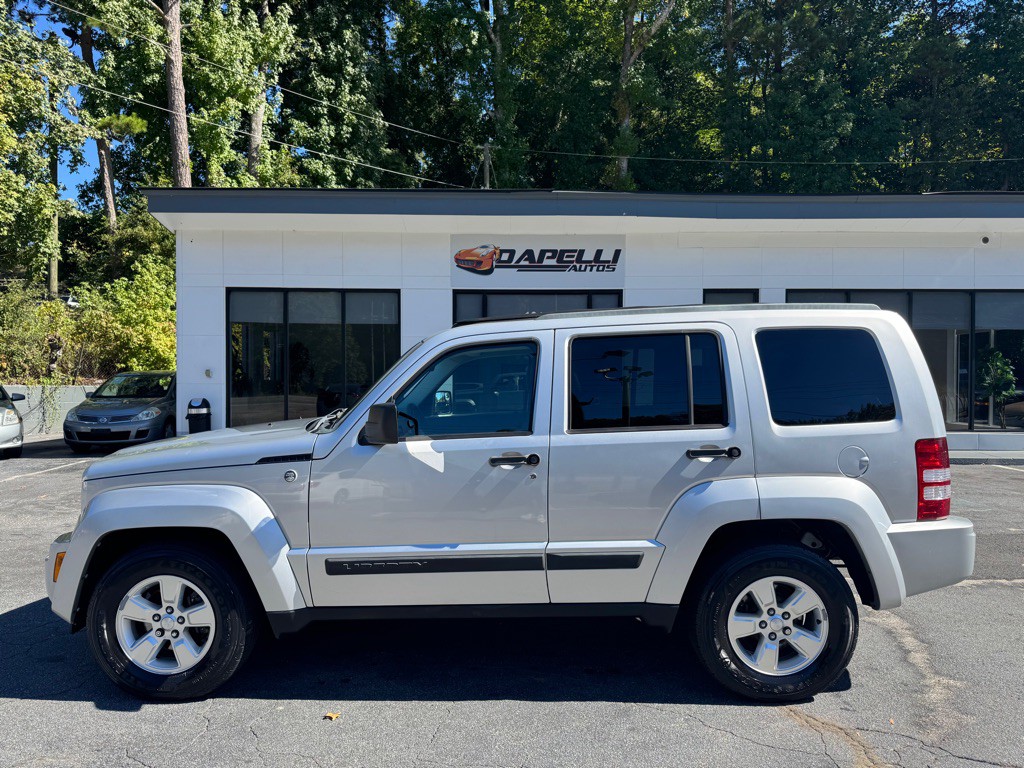 2010 Jeep Liberty Image 2