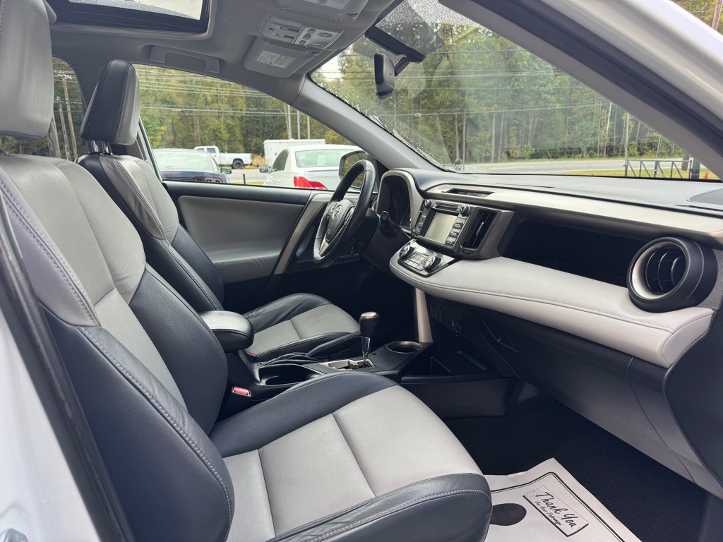 2015 Toyota Rav4 Image 7
