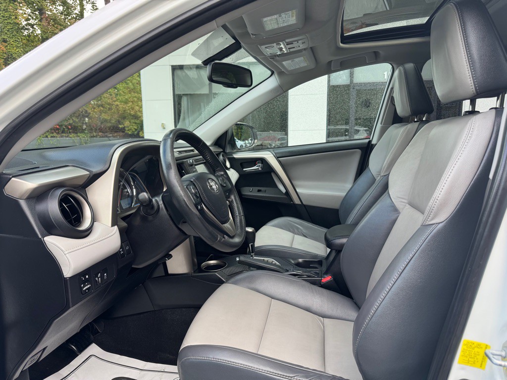 2015 Toyota Rav4 Image 9