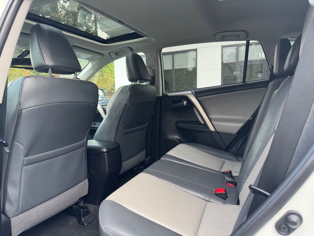2015 Toyota Rav4 Image 10