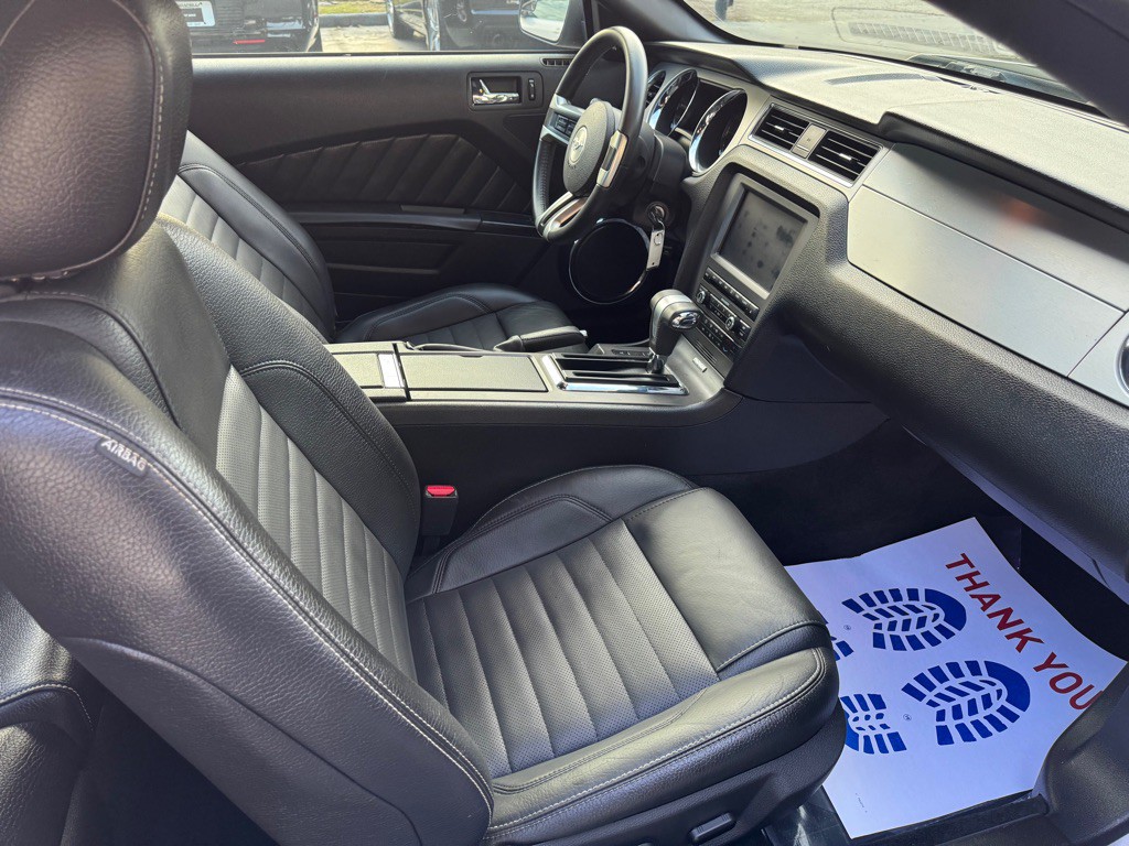 2011 Ford Mustang Image 9