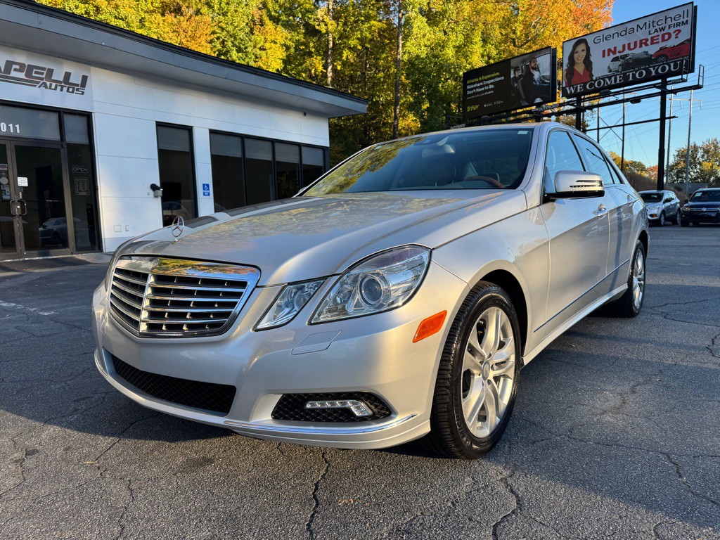 2010 Mercedes-Benz E-Class Image 1