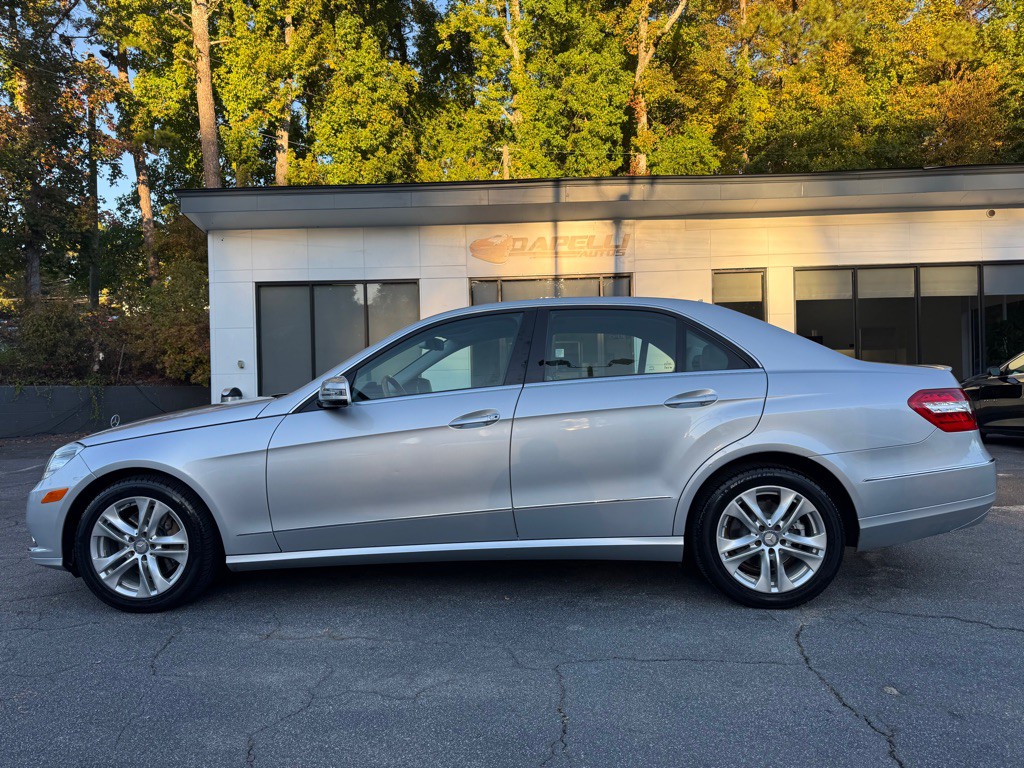 2010 Mercedes-Benz E-Class Image 2