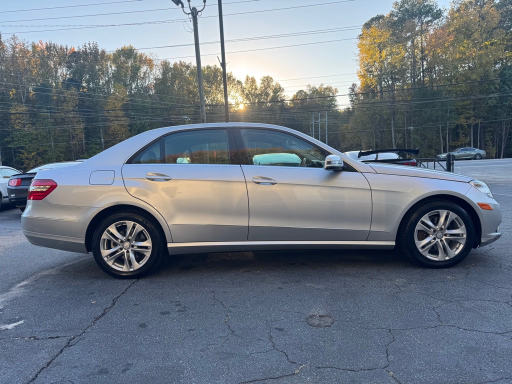 2010 Mercedes-Benz E-Class Image 5