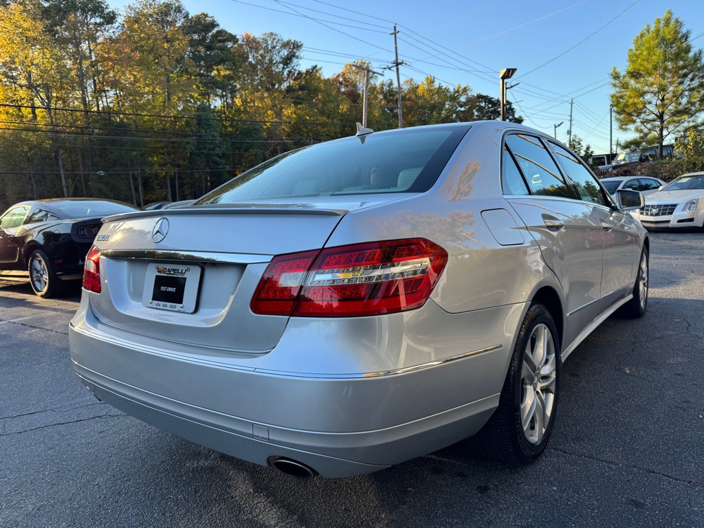 2010 Mercedes-Benz E-Class Image 6