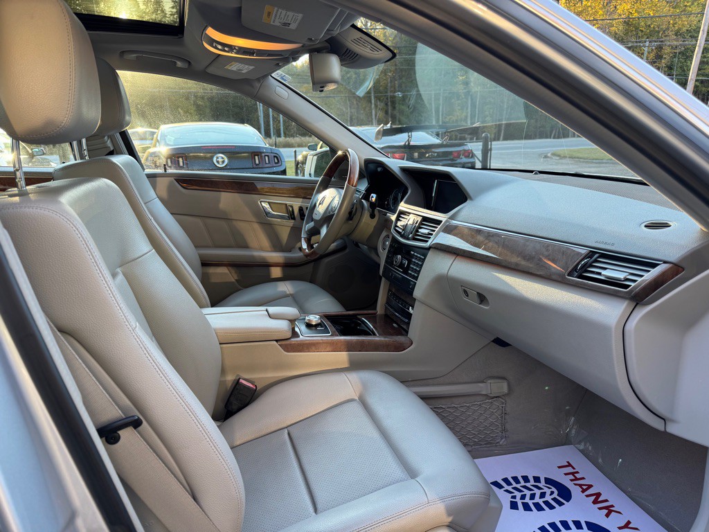 2010 Mercedes-Benz E-Class Image 9