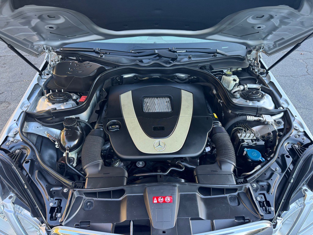 2010 Mercedes-Benz E-Class Image 12