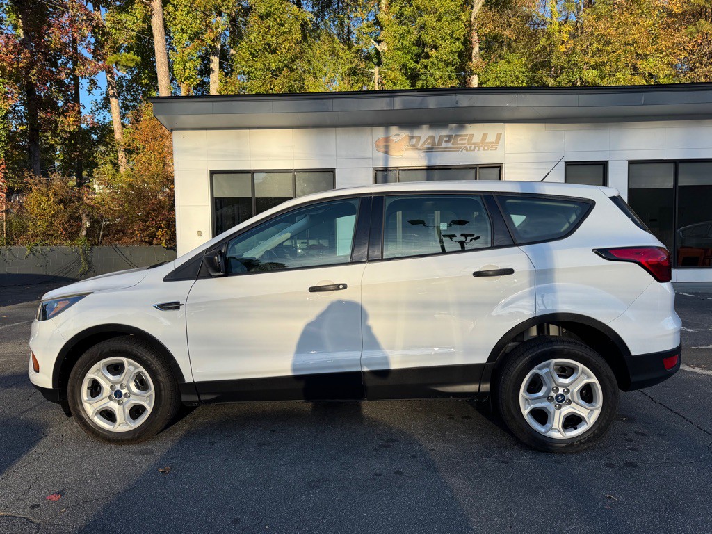2019 Ford Escape Image 2