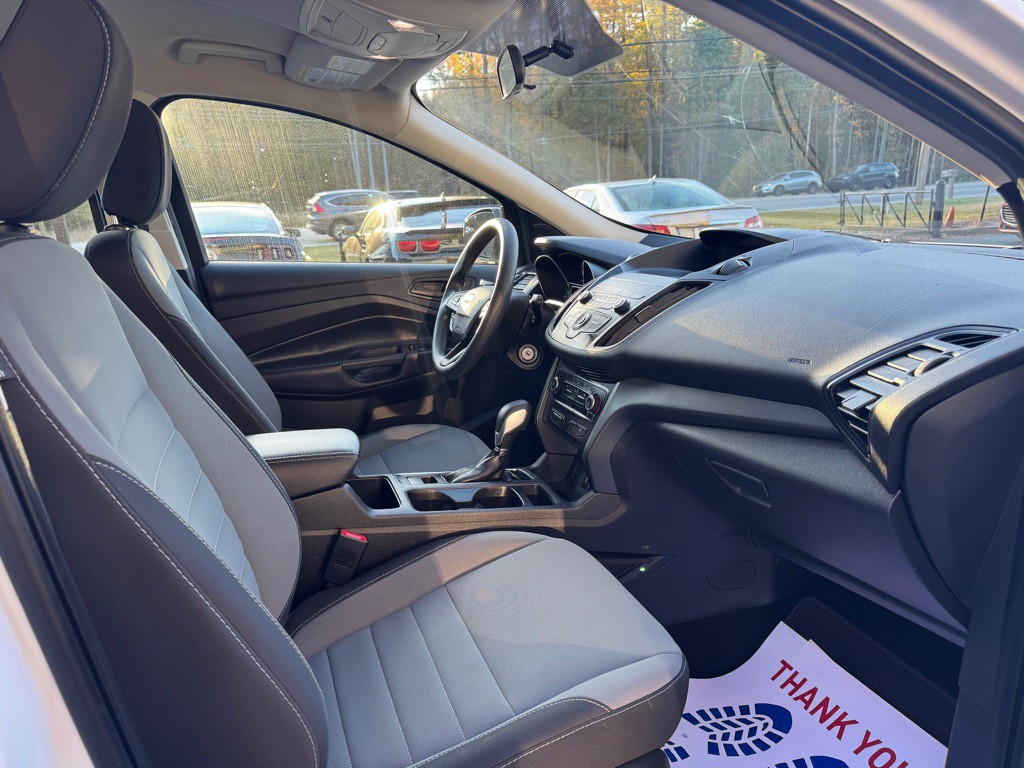 2019 Ford Escape Image 9