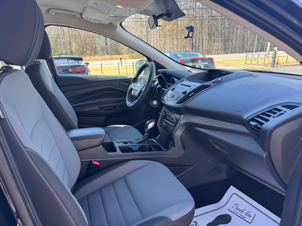 2017 Ford Escape Image 9