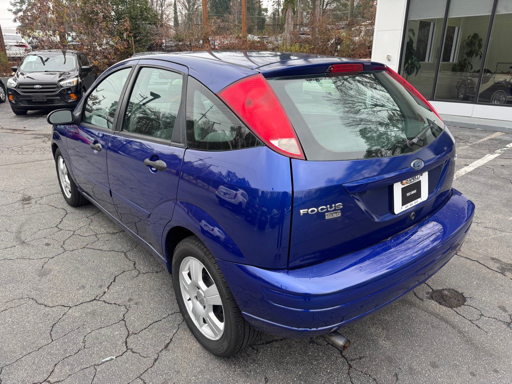 2005 Ford Focus Image 3