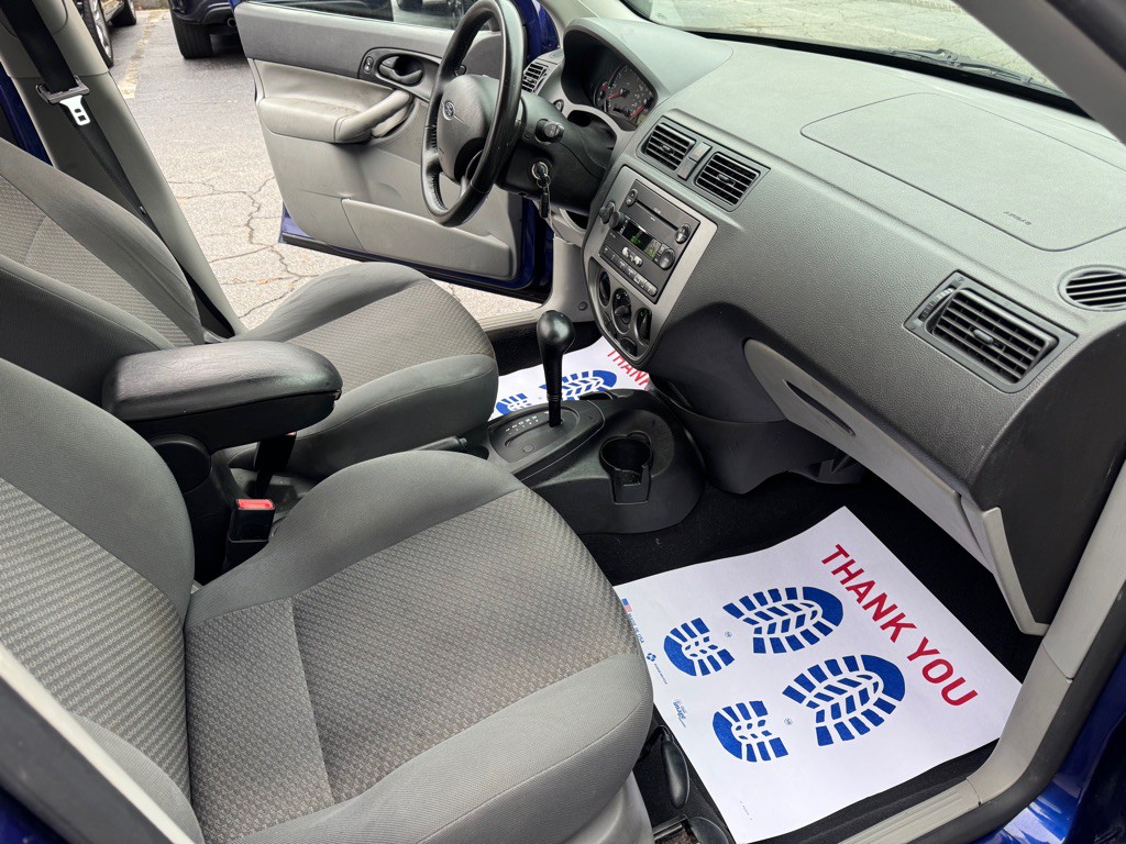 2005 Ford Focus Image 8
