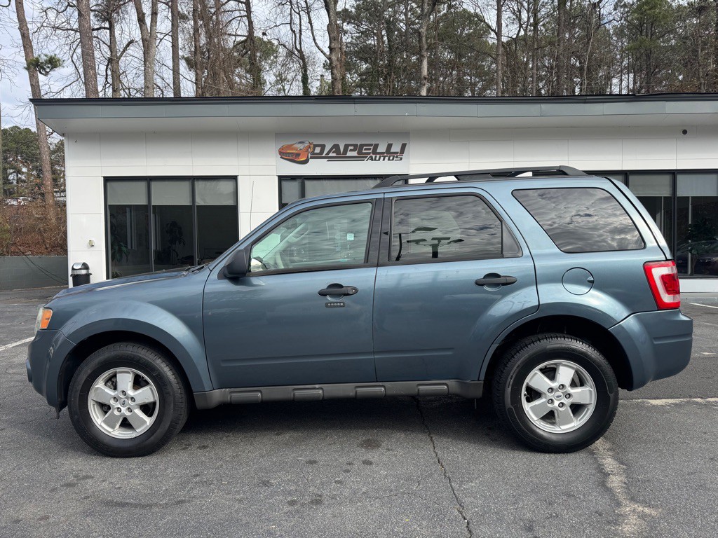 2010 Ford Escape Image 2