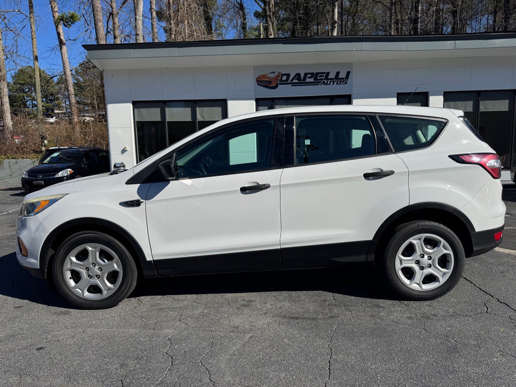 2017 Ford Escape Image 2