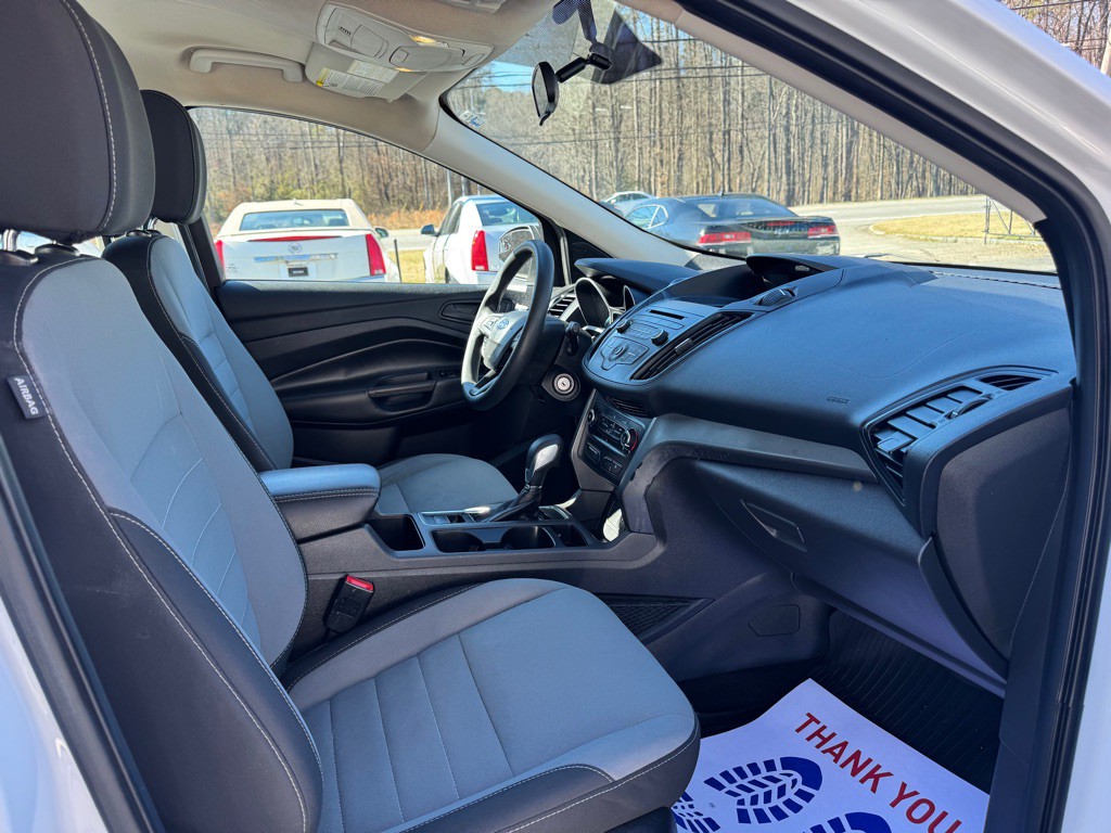 2017 Ford Escape Image 9