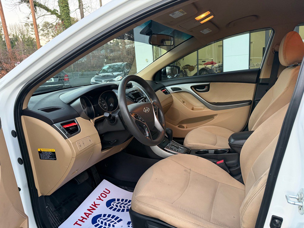 2013 Hyundai Elantra Image 7