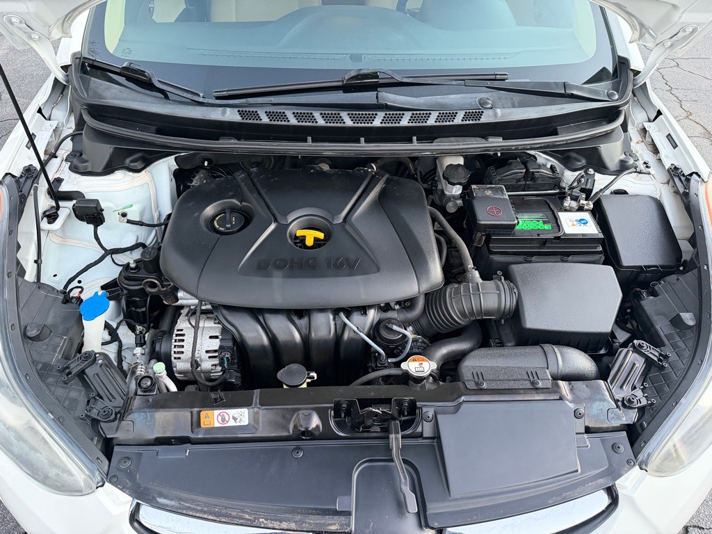 2013 Hyundai Elantra Image 12