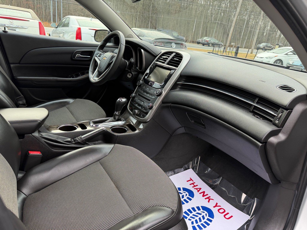 2014 Chevrolet Malibu Image 8