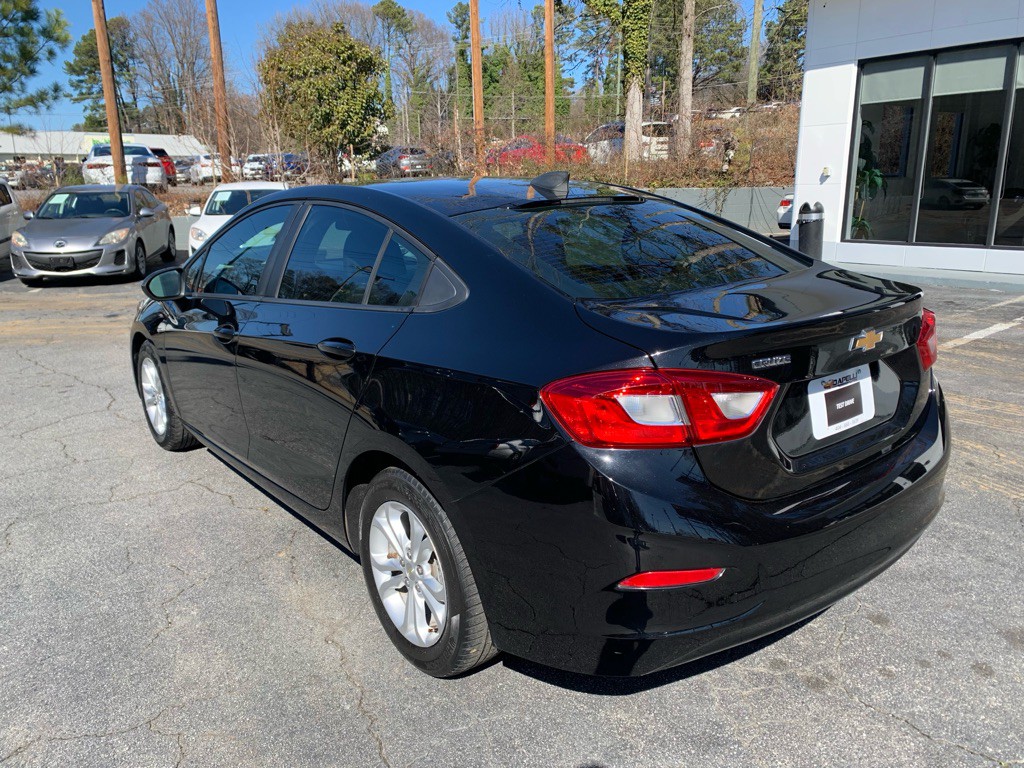 2019 Chevrolet Cruze Image 3