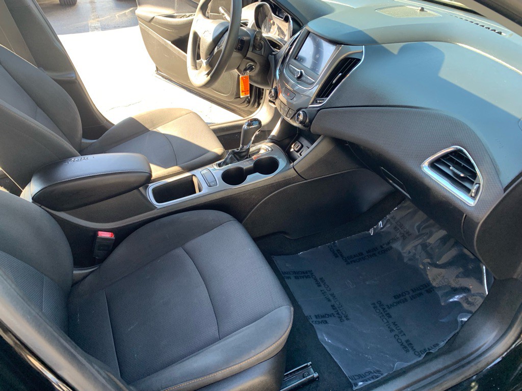 2019 Chevrolet Cruze Image 9