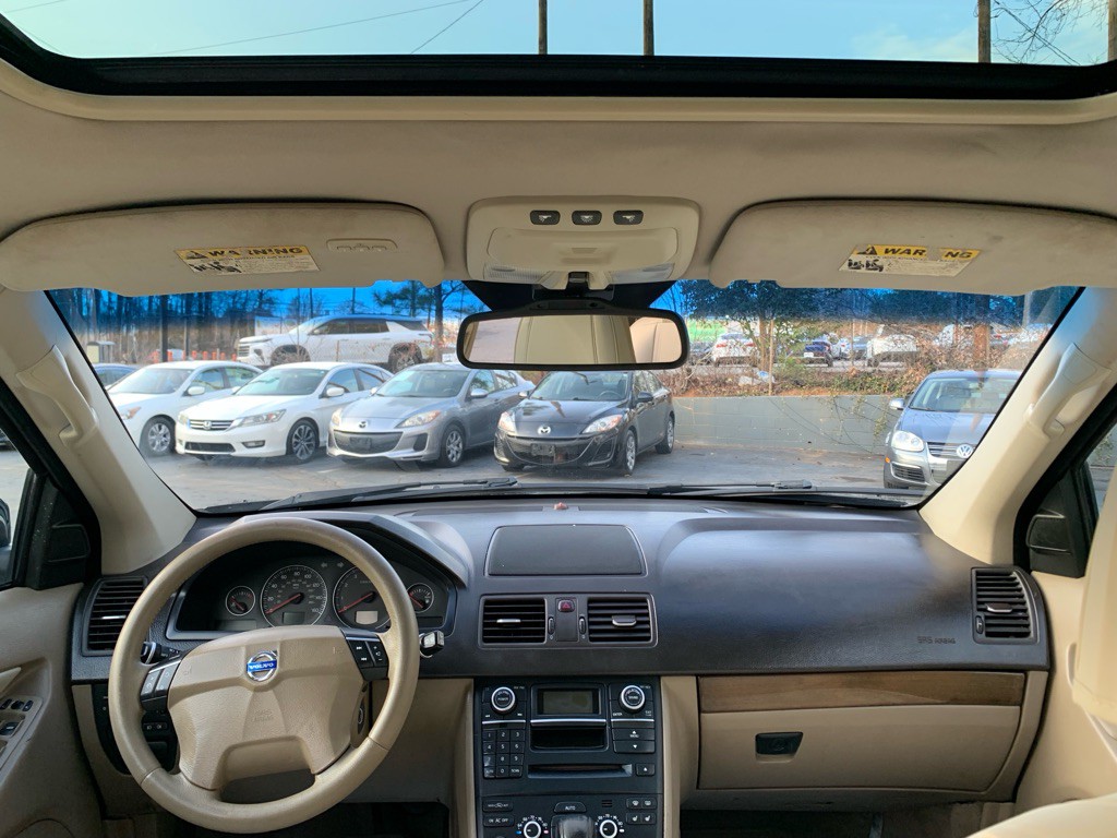 2010 Volvo XC90 Image 8