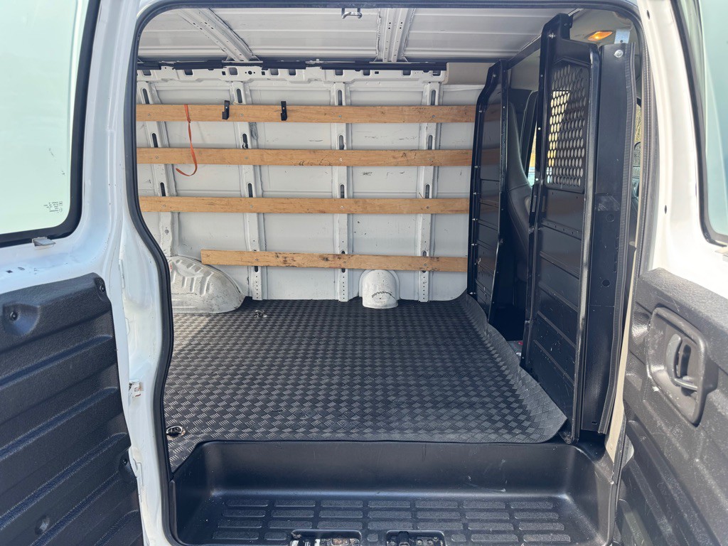 2020 Chevrolet Express Image 10