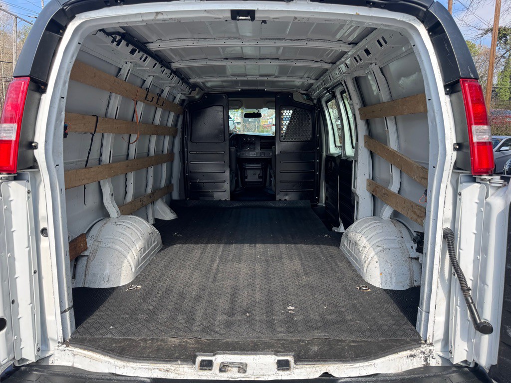 2020 Chevrolet Express Image 11