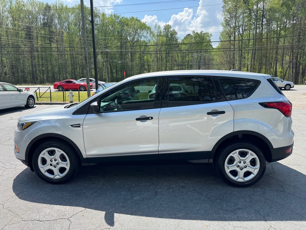 2019 Ford Escape Image 2