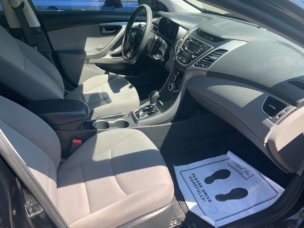 2016 Hyundai Elantra Image 8