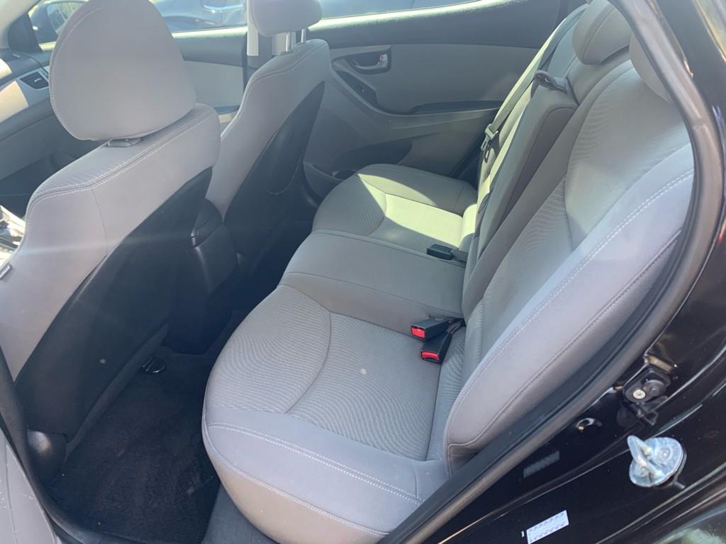 2016 Hyundai Elantra Image 10