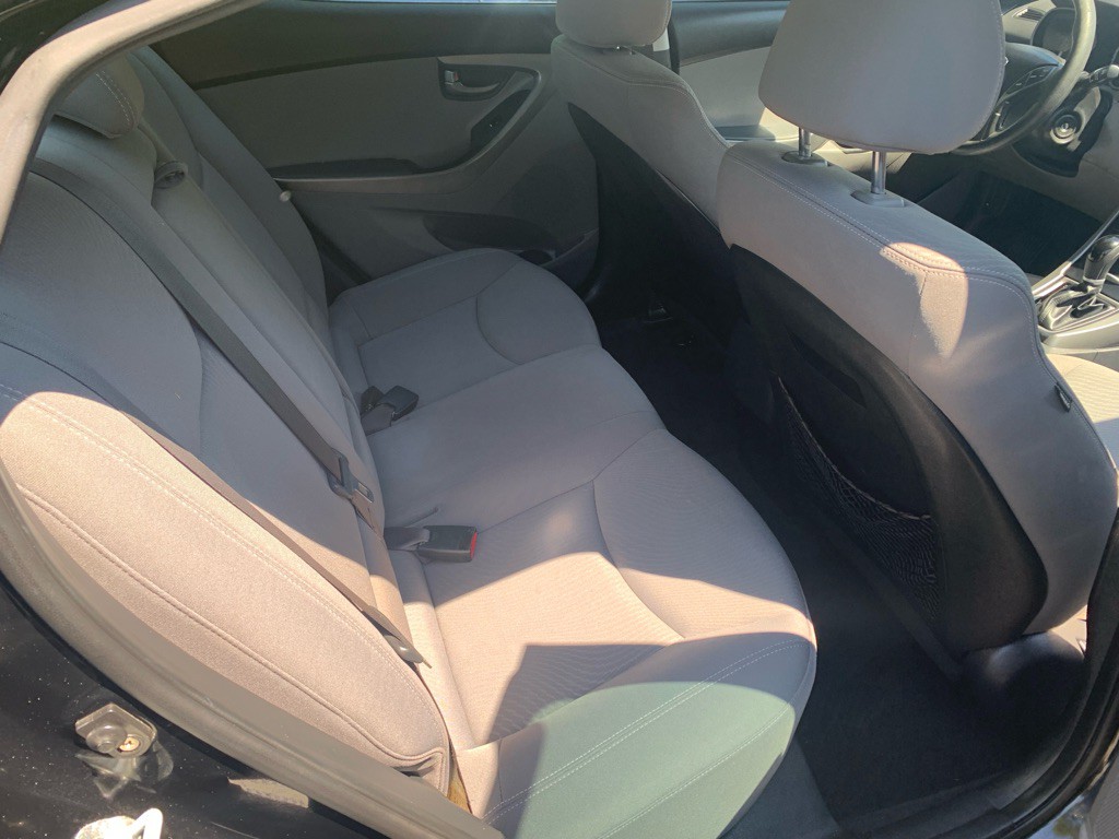 2016 Hyundai Elantra Image 11