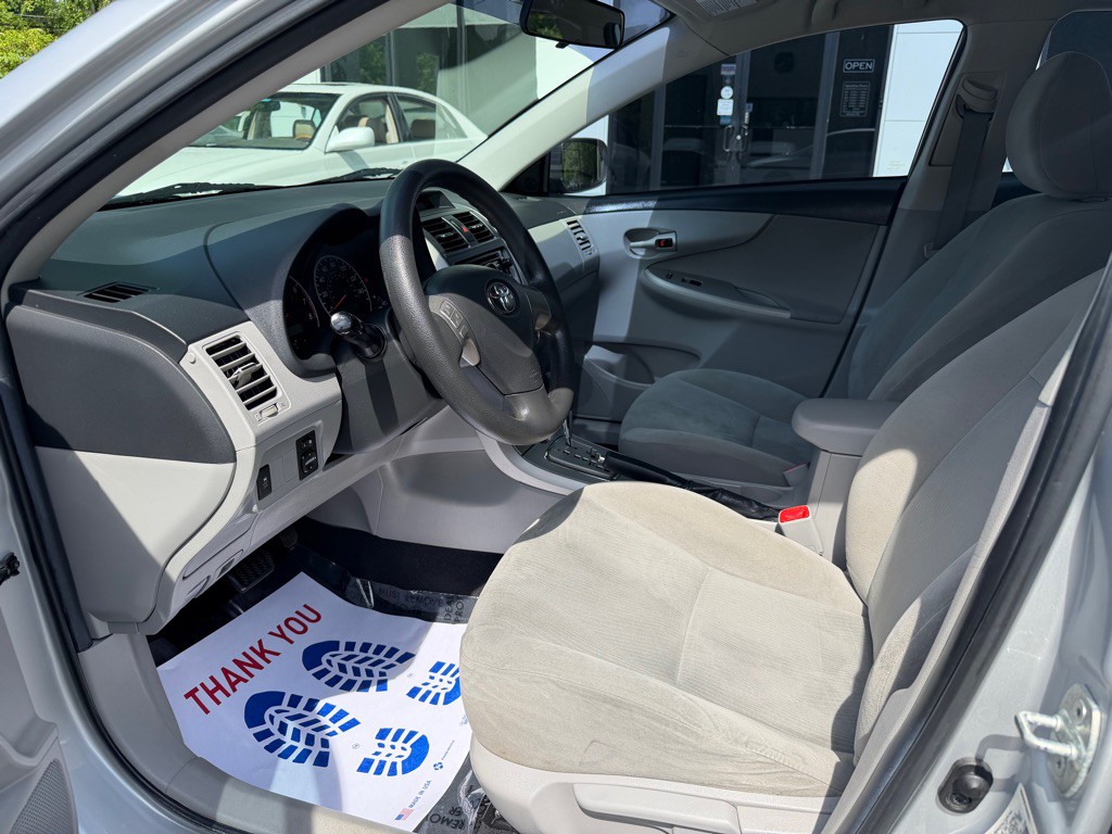 2013 Toyota Corolla Image 7