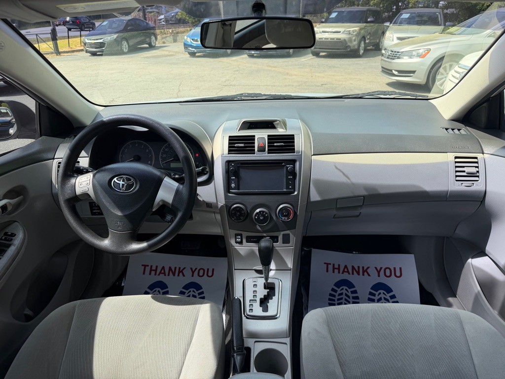 2013 Toyota Corolla Image 8