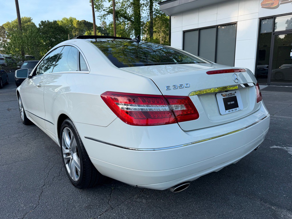 2011 Mercedes-Benz E-Class Image 3