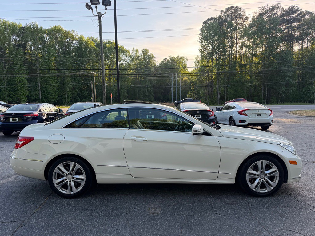 2011 Mercedes-Benz E-Class Image 5