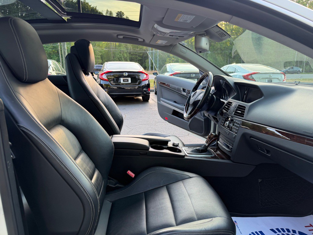 2011 Mercedes-Benz E-Class Image 9